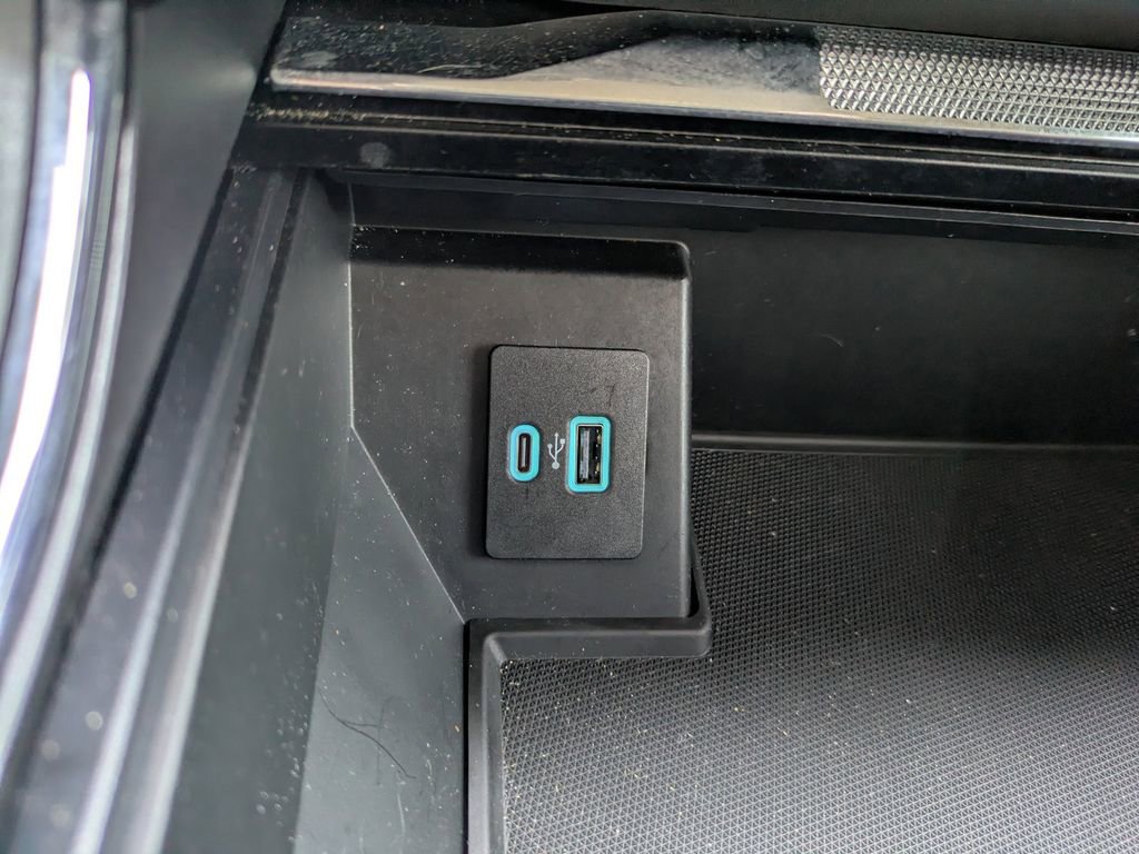 Used 2022 Ford F150 Lariat w/ Tow Technology Package image 25