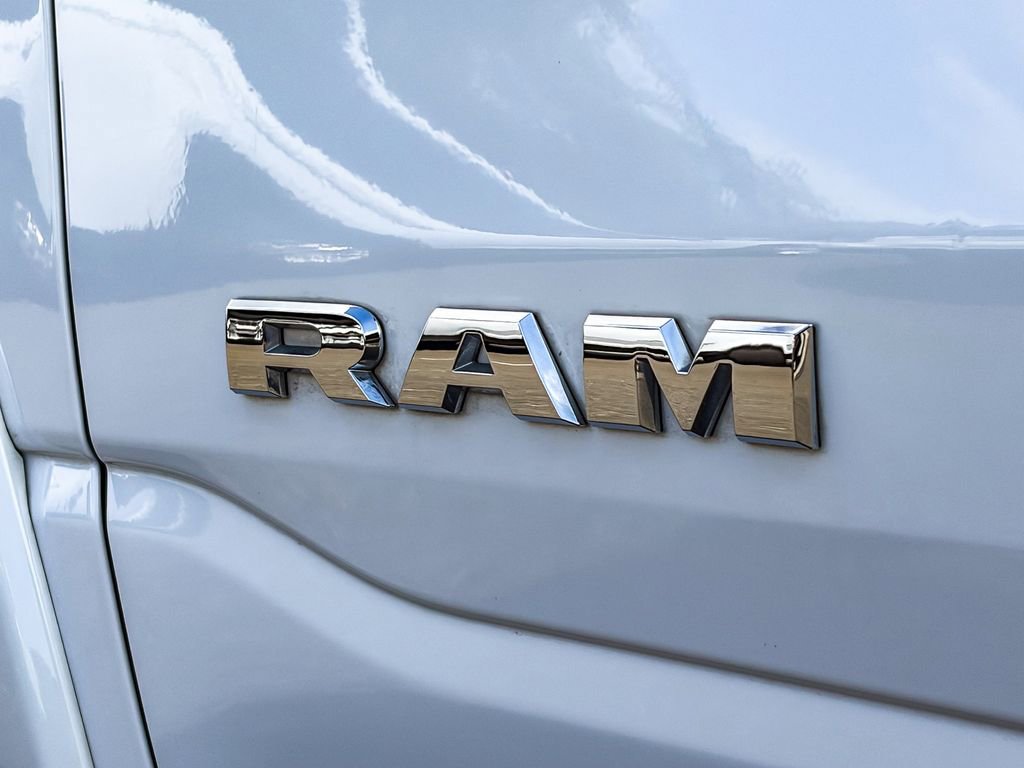 Used 2020 RAM 1500 Laramie w/ Off Road Group AWD/4WD image 12
