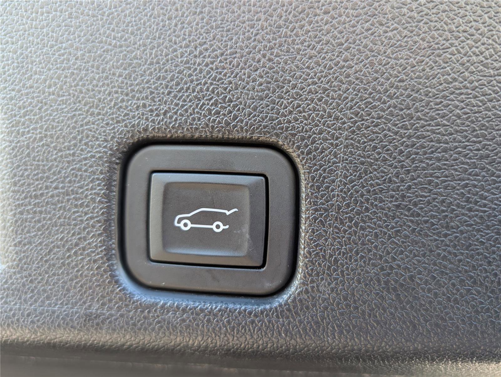 Used 2024 Chevrolet Traverse RS w/ LPO, Floor Liner Package image 15