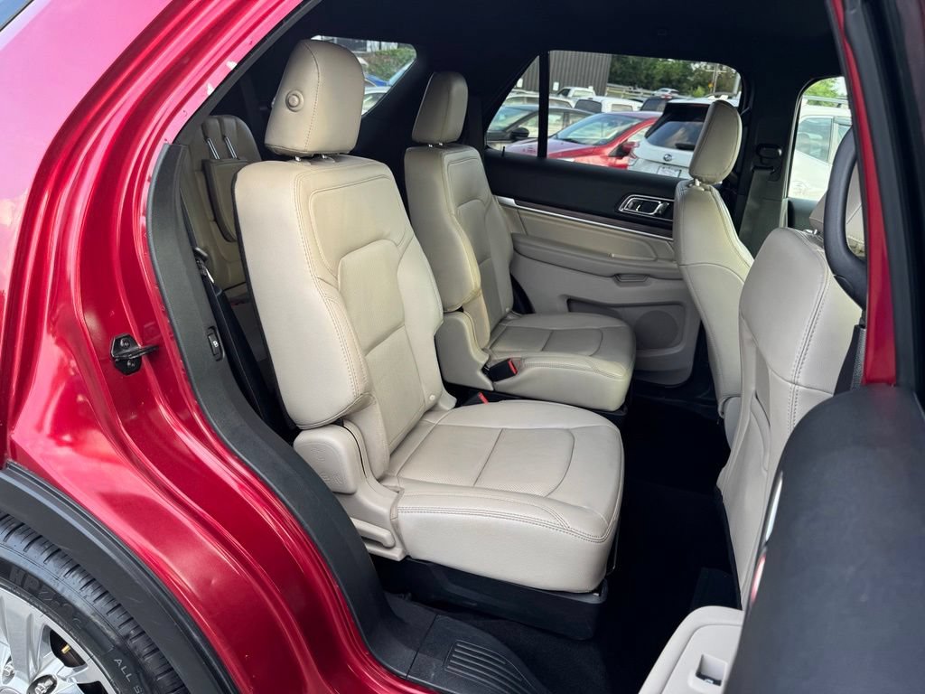 Used 2019 Ford Explorer Limited w/ Ford Safe & Smart Package FWD image 16