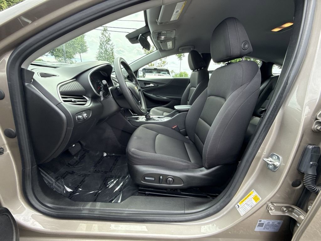 Used 2024 Chevrolet Malibu LT FWD image 11