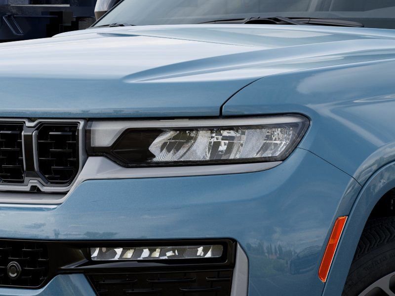 New 2026 Jeep Grand Cherokee Summit image 16