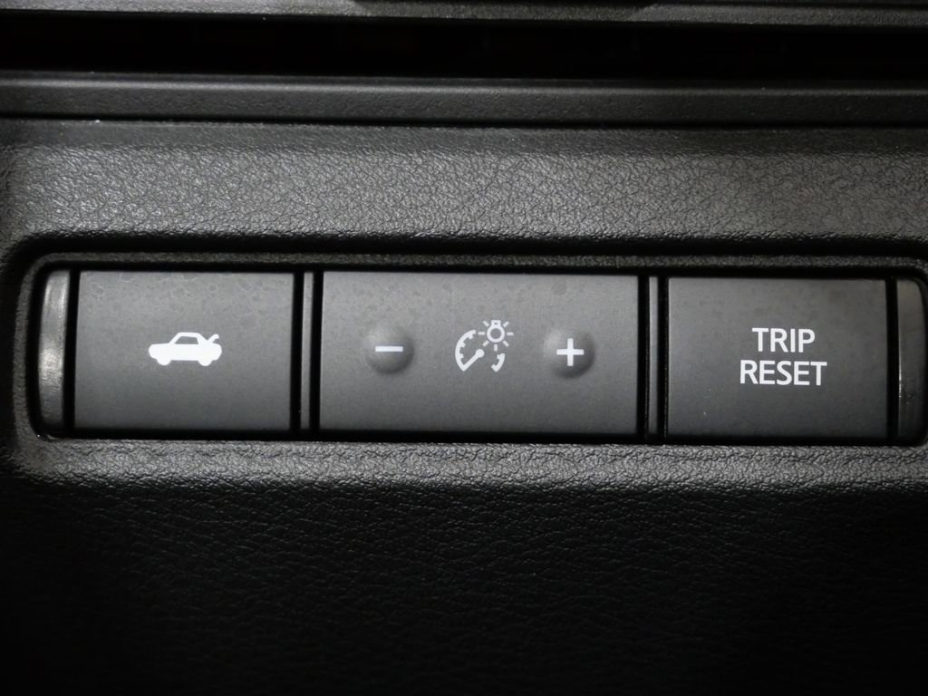 Used 2021 Nissan Altima 2.5 SR w/ SR Premium Package image 14