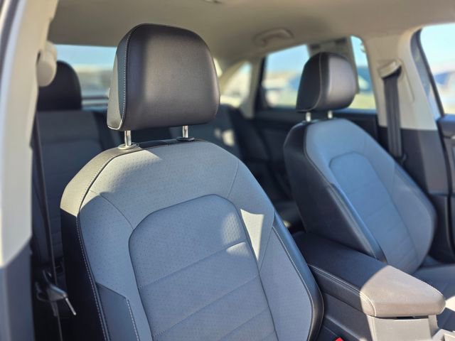 Used 2025 Volkswagen Jetta SE image 11