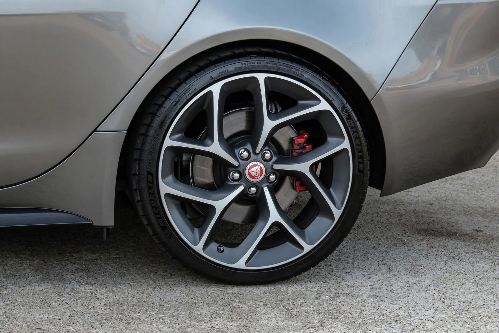 Used 2019 Jaguar XE S image 74