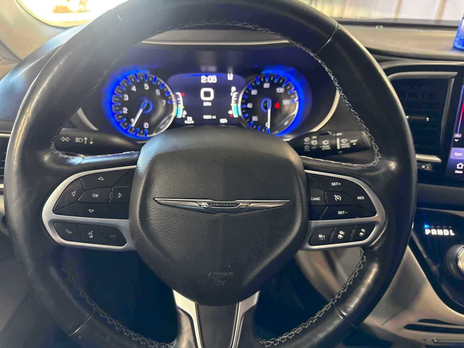 Used 2022 Chrysler Pacifica Touring-L FWD image 23