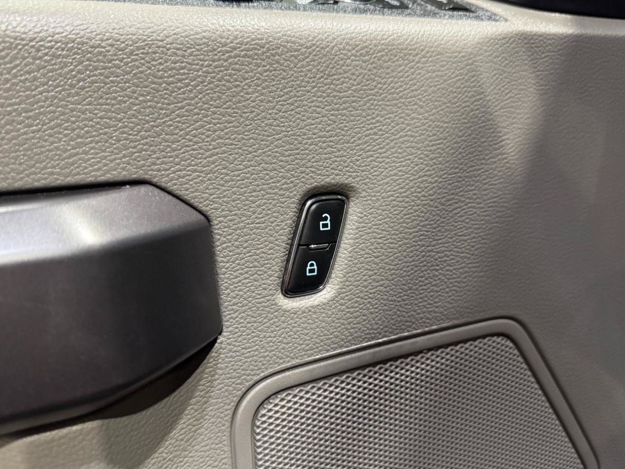 Used 2022 Ford F250 XLT w/ XLT Value Package AWD/4WD image 31