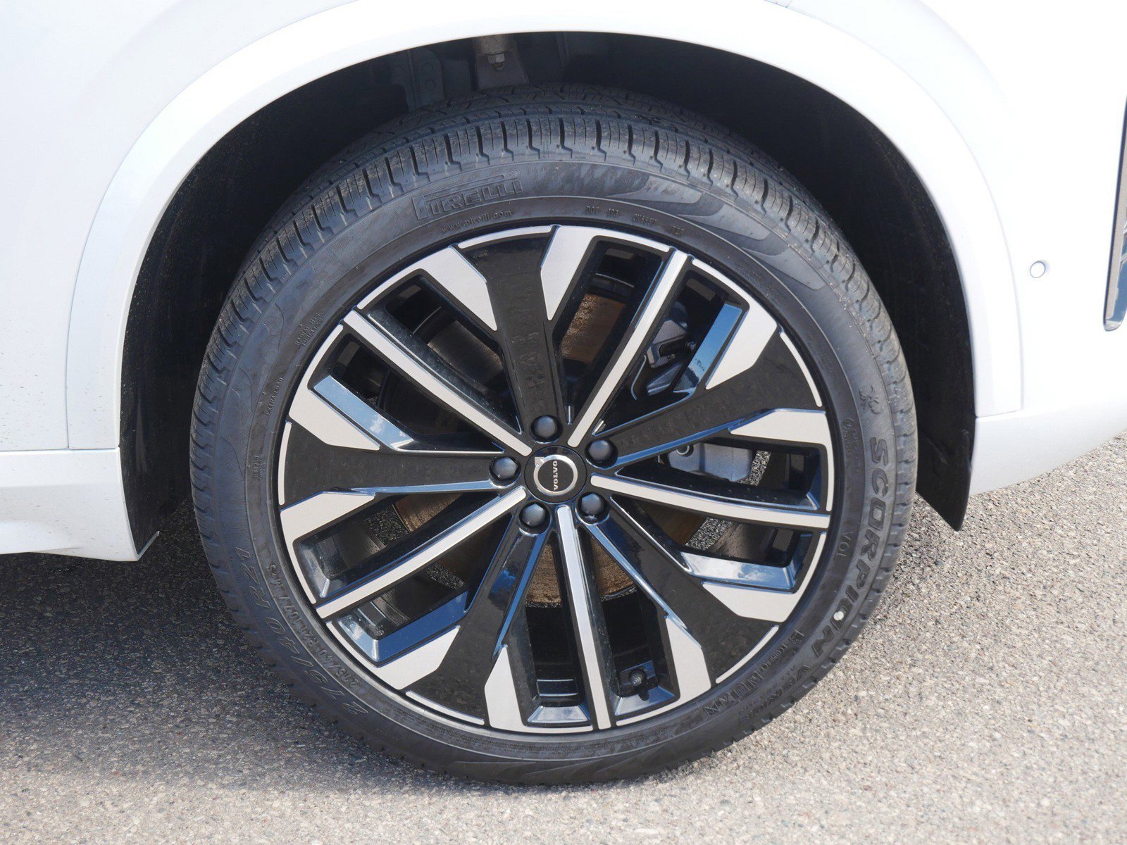 New 2026 Volvo XC90 T8 Ultra w/ Protection Package Premier image 4