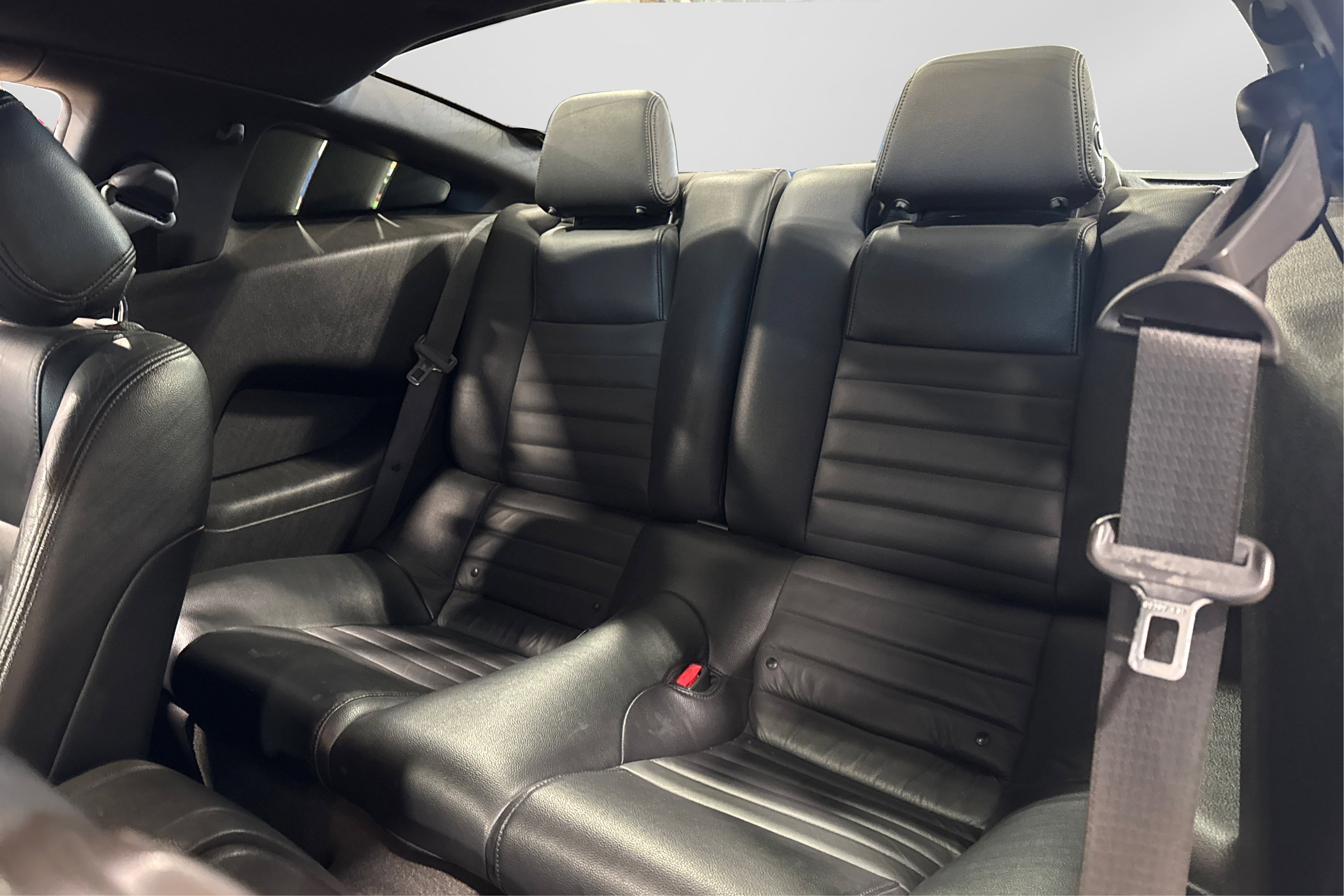 Used 2013 Ford Mustang GT image 32