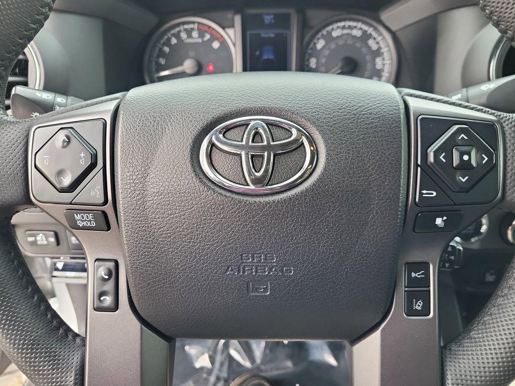 Used 2020 Toyota Tacoma TRD Off-Road w/ Technology Package image 17