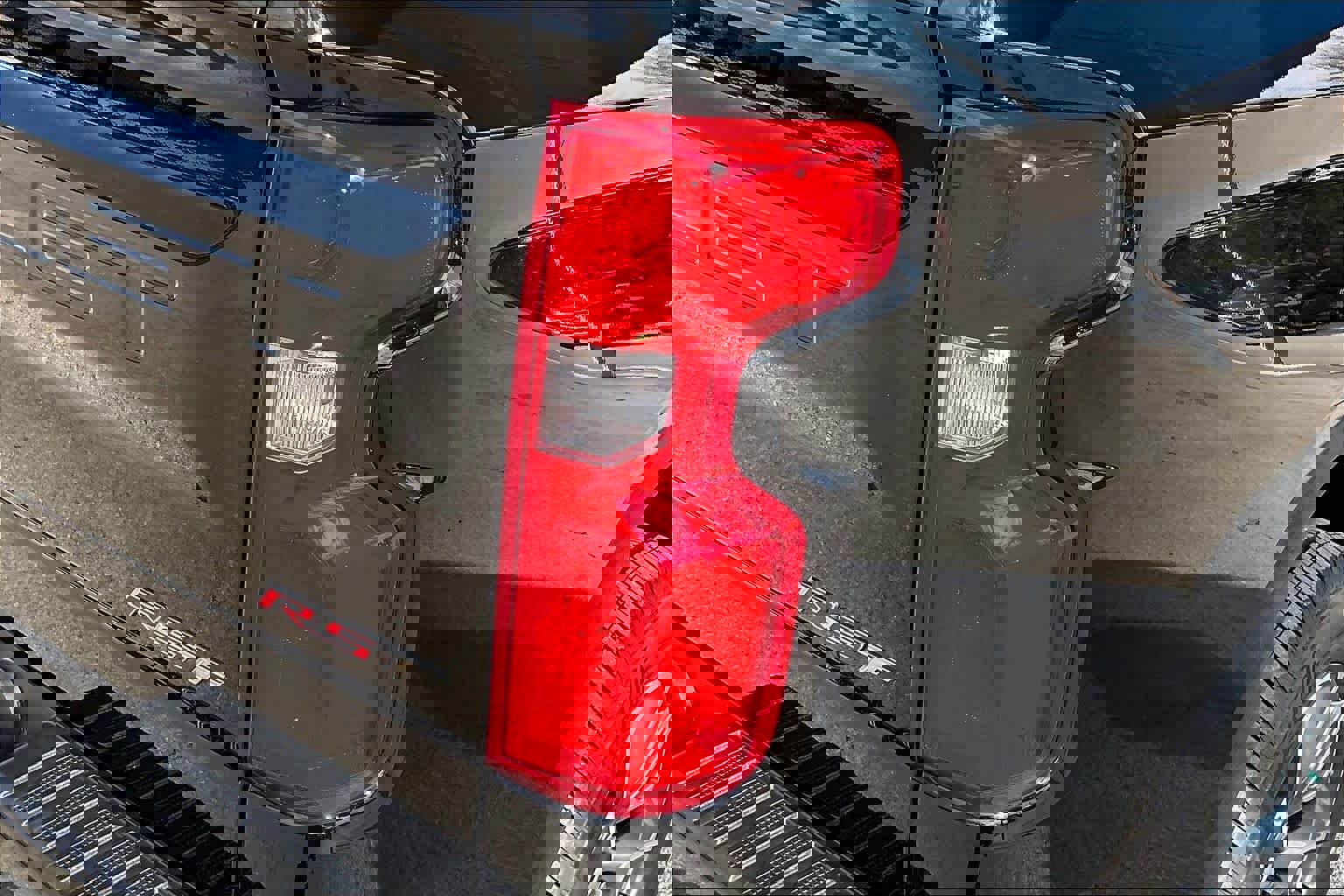 Certified 2024 Chevrolet Silverado 1500 RST image 28