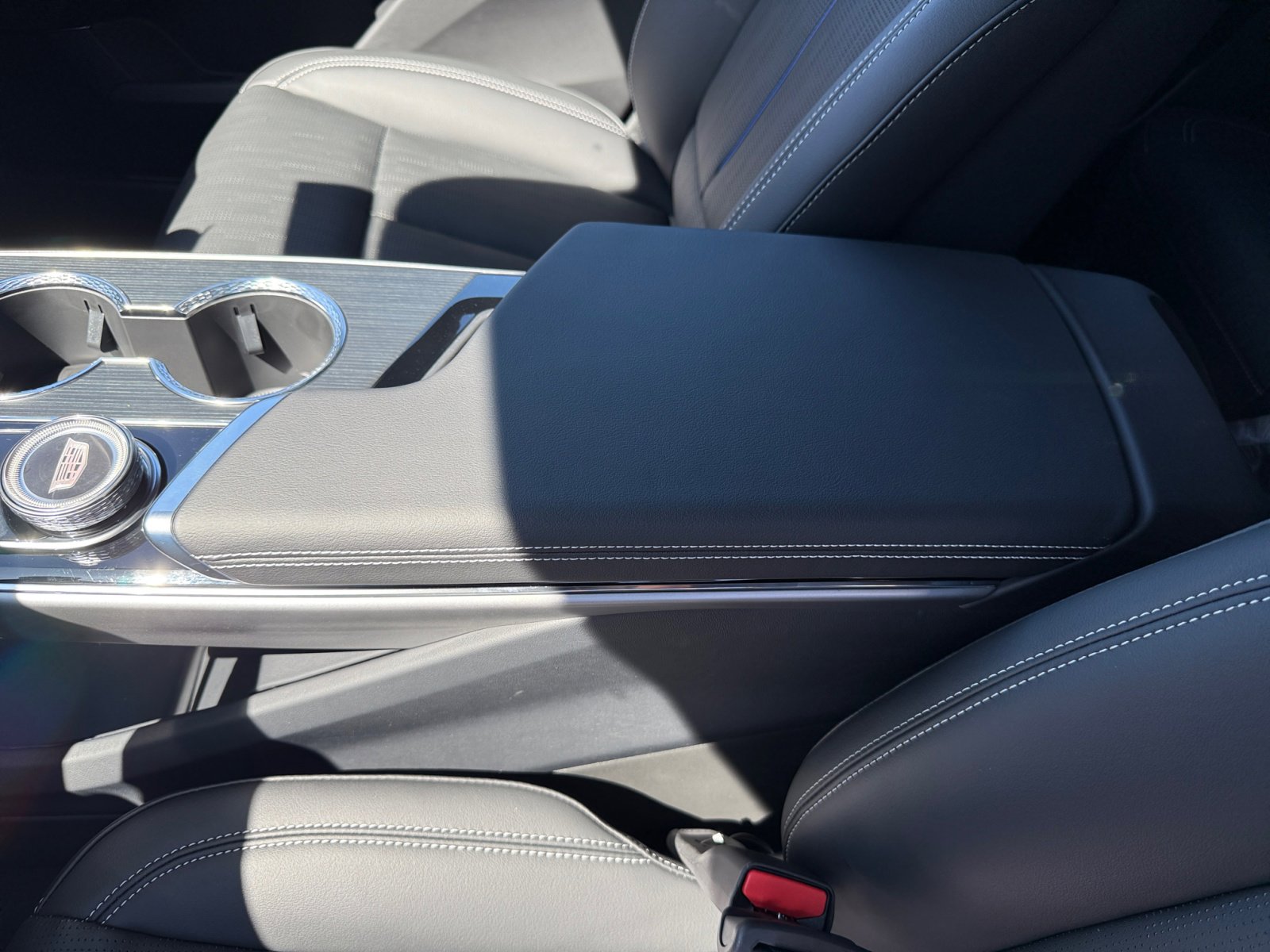 New 2025 Cadillac Lyriq Luxury image 14