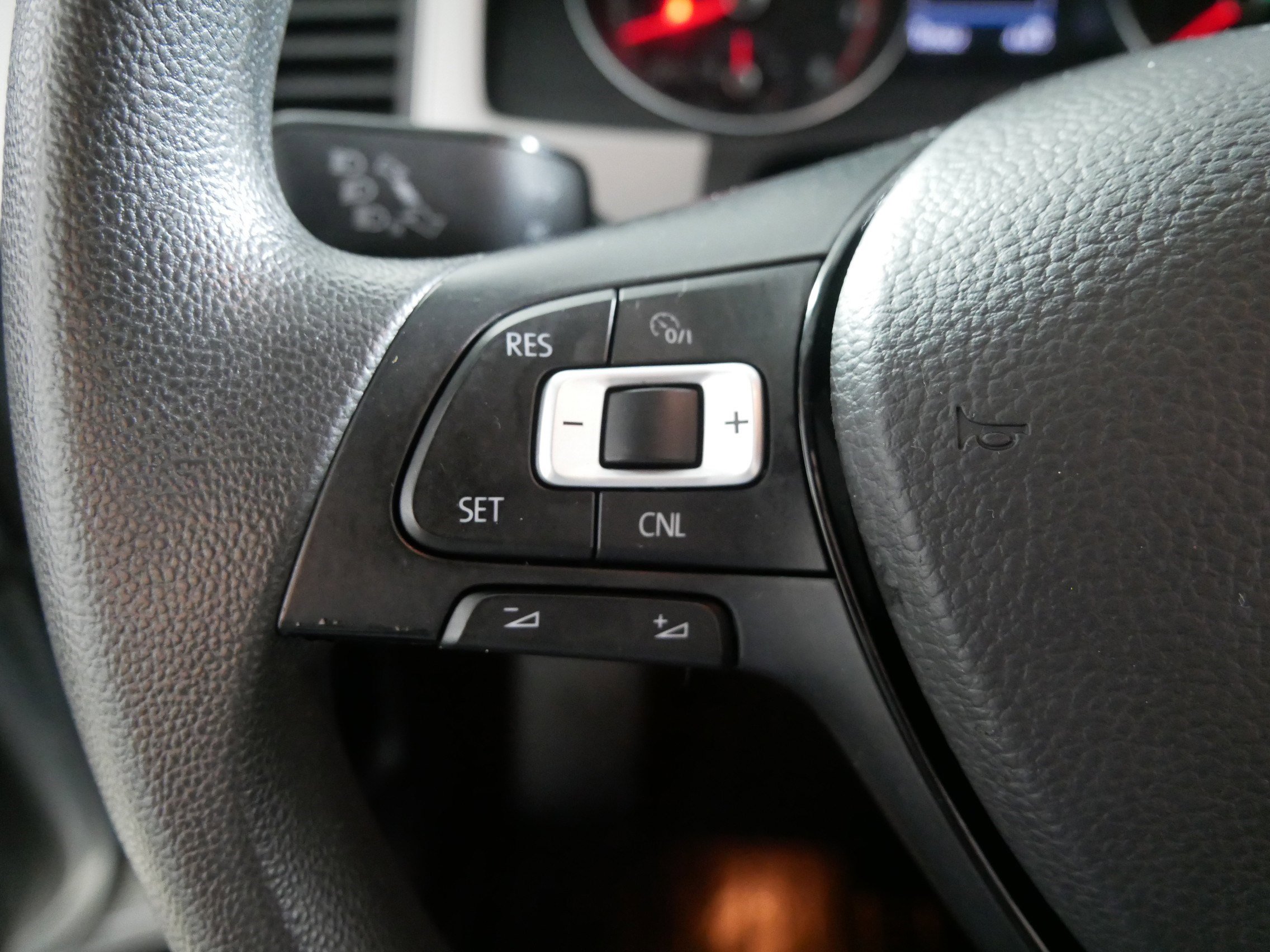 Used 2018 Volkswagen Atlas Launch Edition image 27