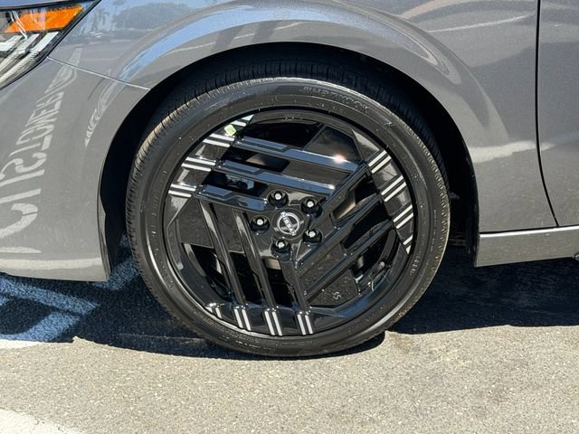 New 2027 Nissan Sentra SR w/ SR All Weather Package FWD image 11