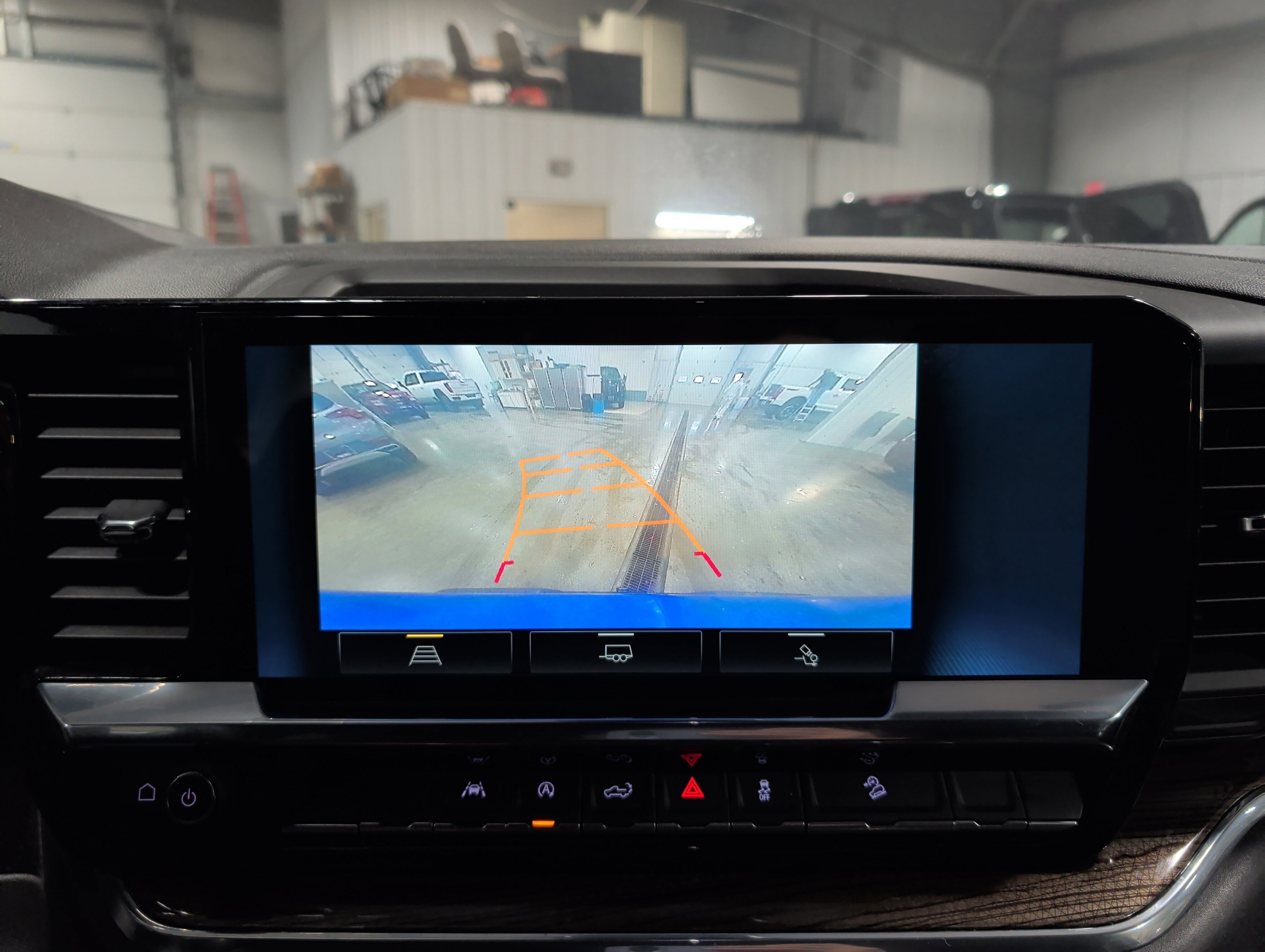 Used 2025 Chevrolet Silverado 1500 LT Trail Boss w/ Convenience Package II image 13