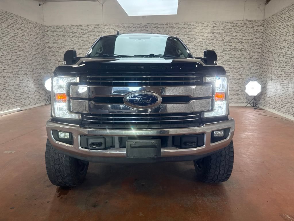 Used 2019 Ford F250 Lariat w/ Lariat Value Package AWD/4WD image 2