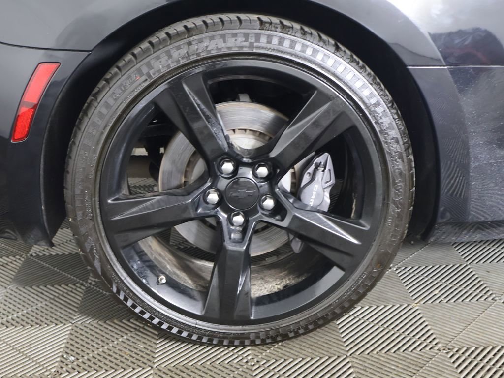Used 2017 Chevrolet Camaro SS RWD image 22
