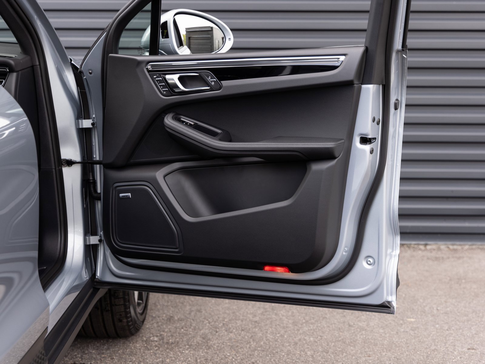 Certified 2026 Porsche Macan image 30