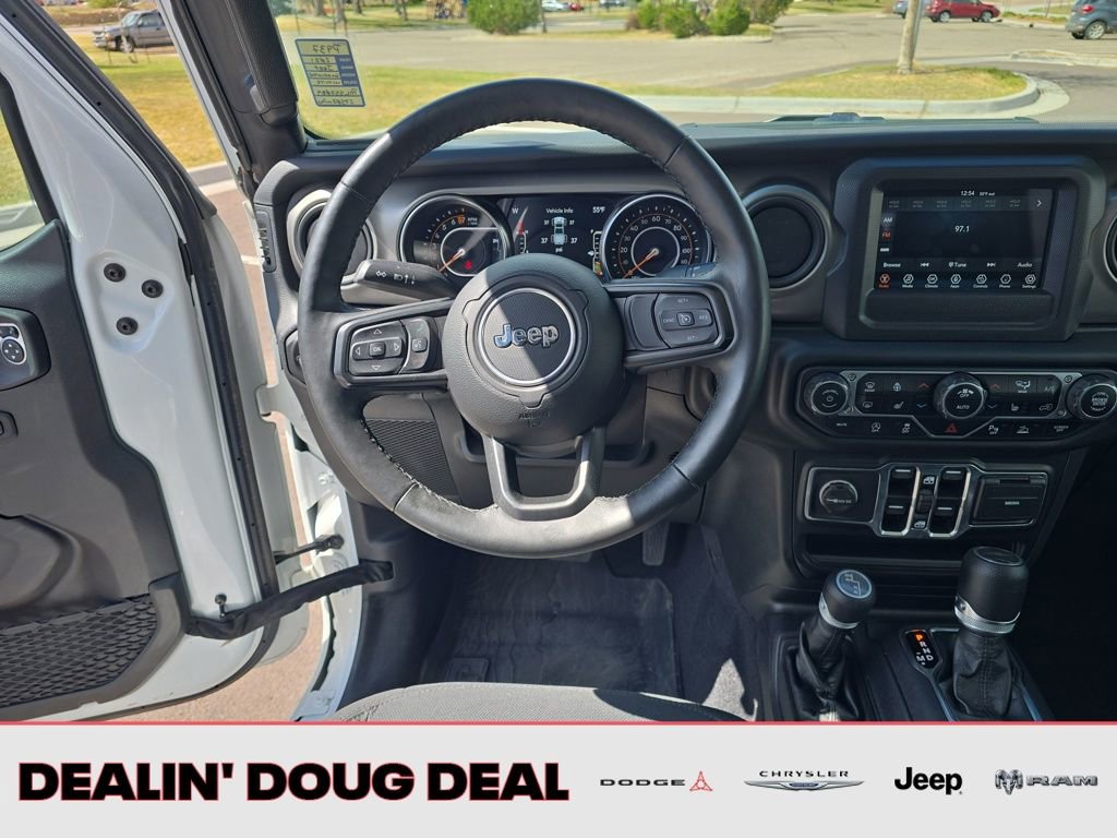 Used 2021 Jeep Gladiator Sport image 14