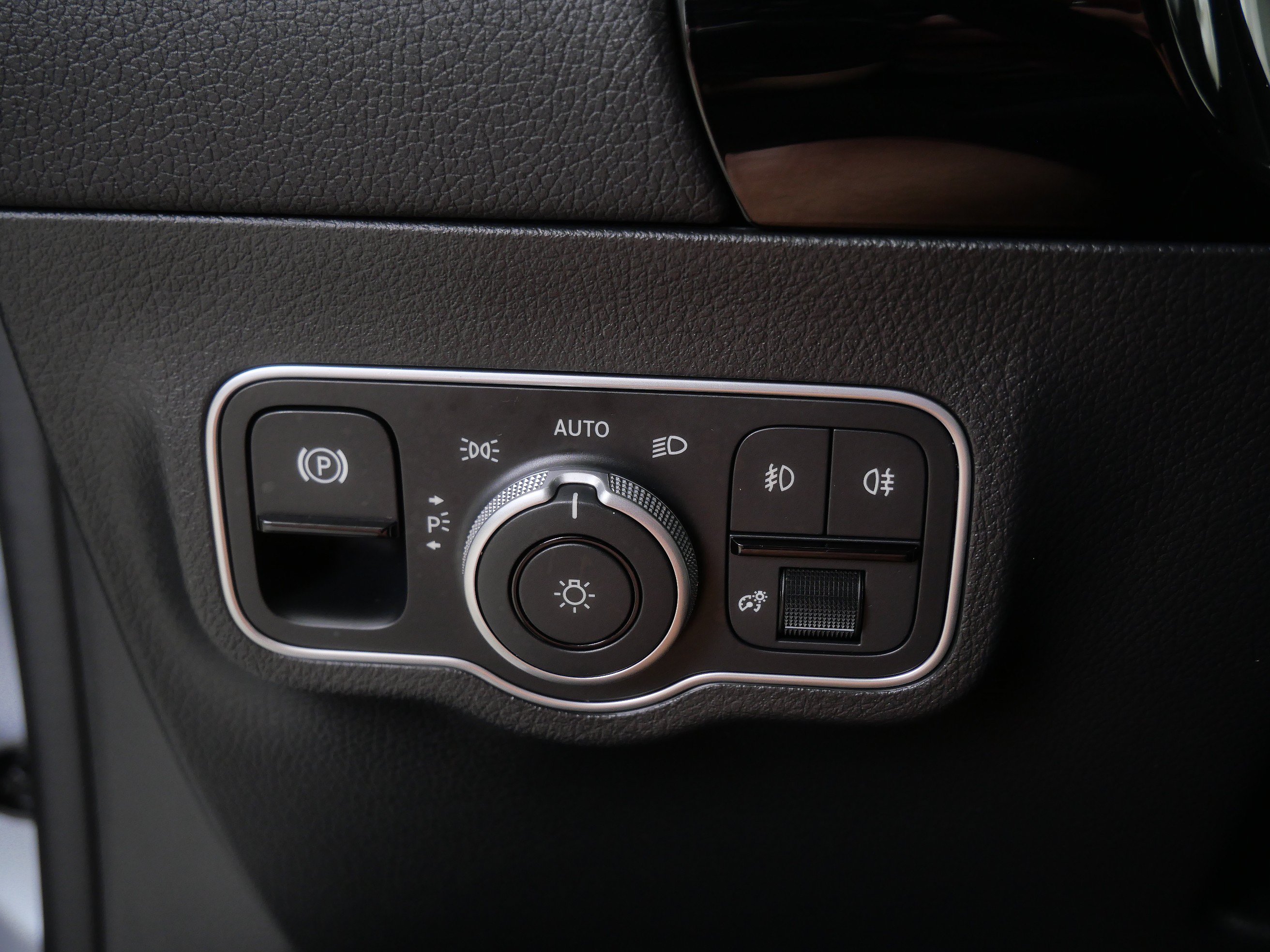 Certified 2025 Mercedes-Benz GLA 250 4MATIC image 29