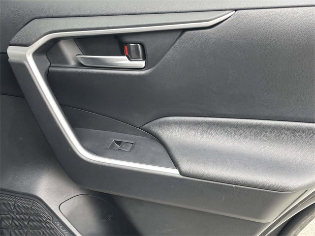 Used 2023 Toyota RAV4 SE image 21