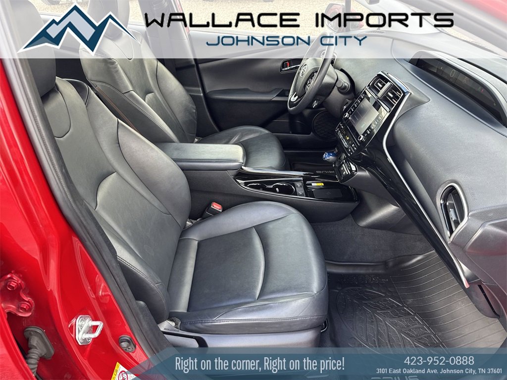 Used 2020 Toyota Prius XLE image 39