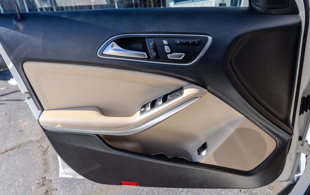 Used 2019 Mercedes-Benz GLA 250 w/ Convenience Package image 25