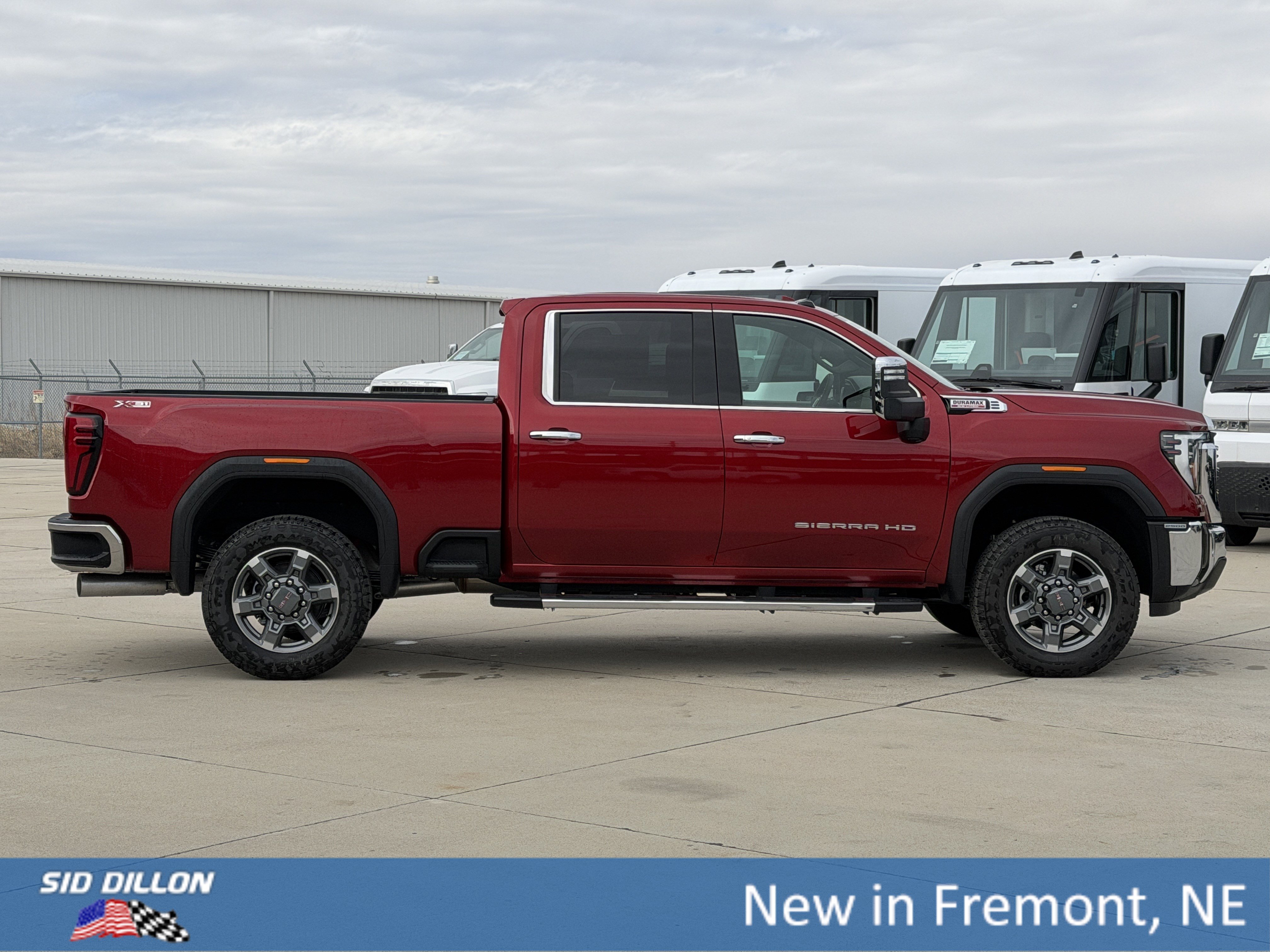 New 2026 GMC Sierra 2500 SLT w/ SLT Premium Package AWD/4WD image 3