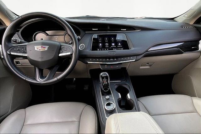 Used 2022 Cadillac XT4 Premium Luxury w/ Driver Awareness Package image 7