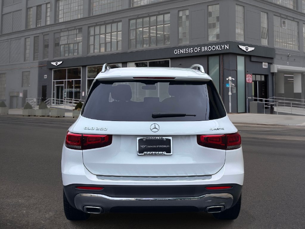 Used 2023 Mercedes-Benz GLB 250 4MATIC image 4