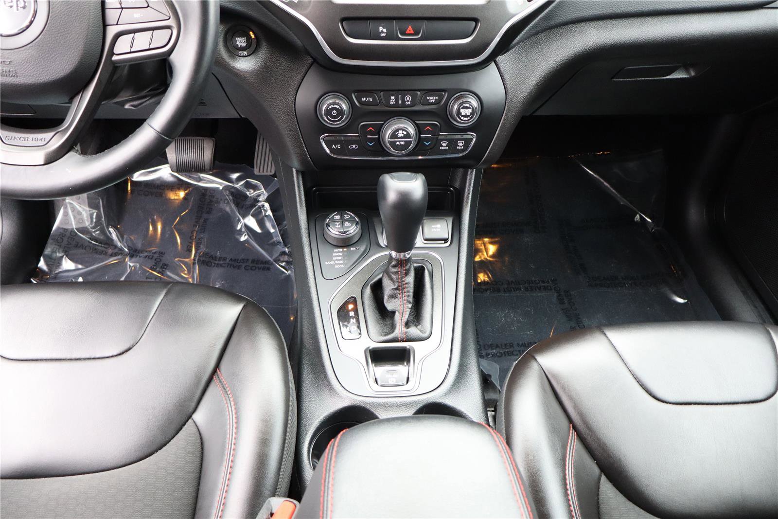 Used 2019 Jeep Cherokee Trailhawk image 21