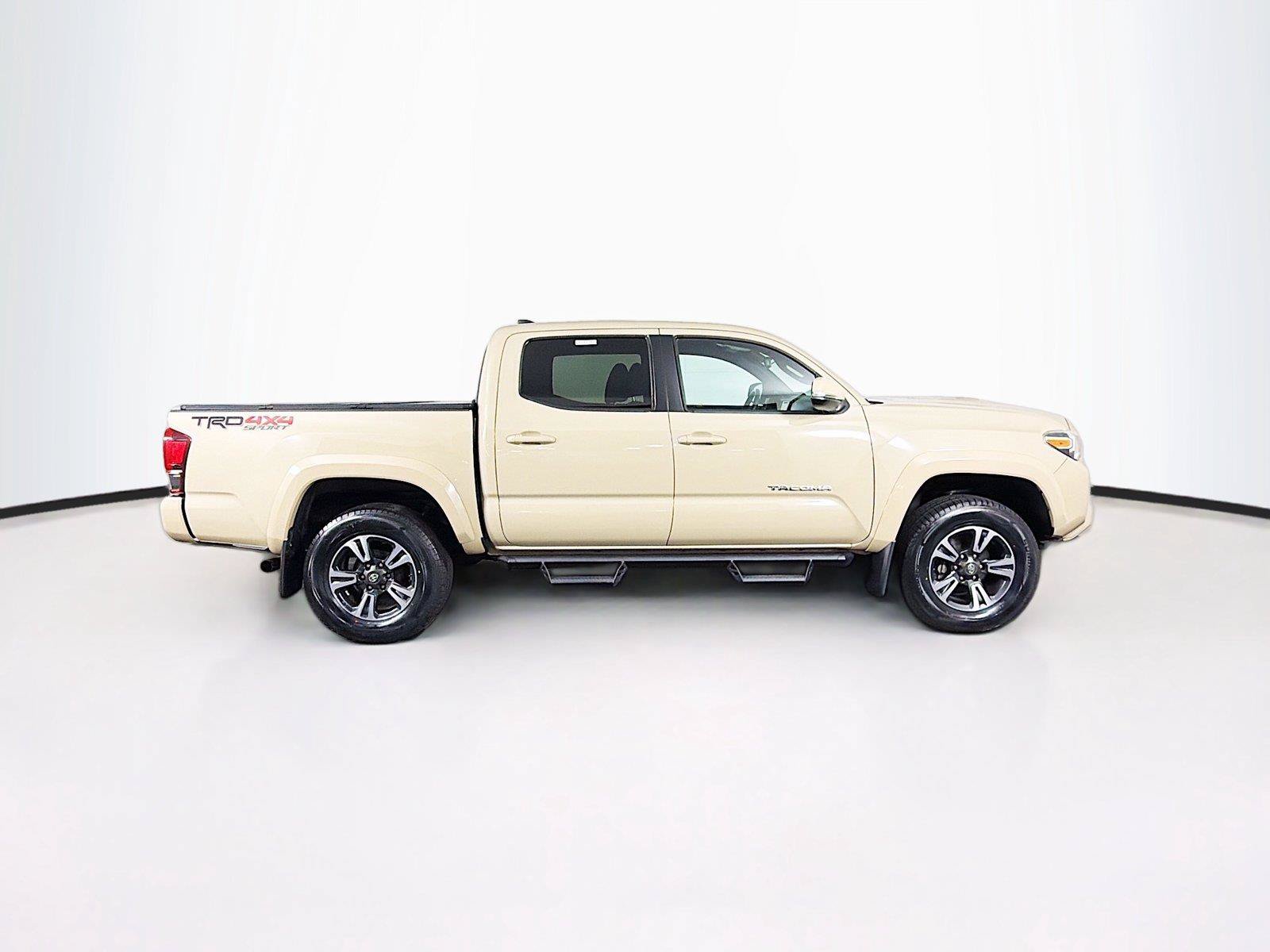 Used 2019 Toyota Tacoma TRD Sport AWD/4WD image 12