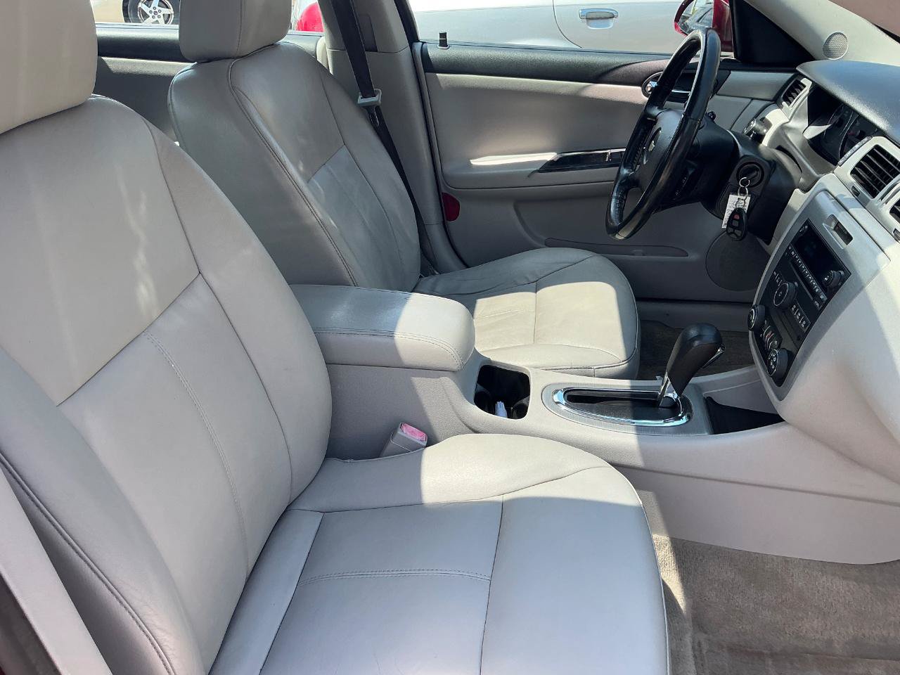 Used 2008 Chevrolet Impala LT w/ Luxury Edition Package FWD image 10