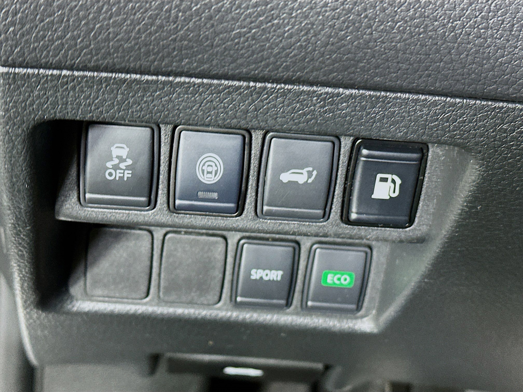 Used 2020 Nissan Rogue SV image 17