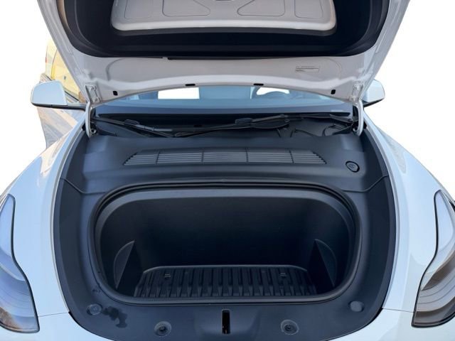 Used 2023 Tesla Model Y Long Range image 19