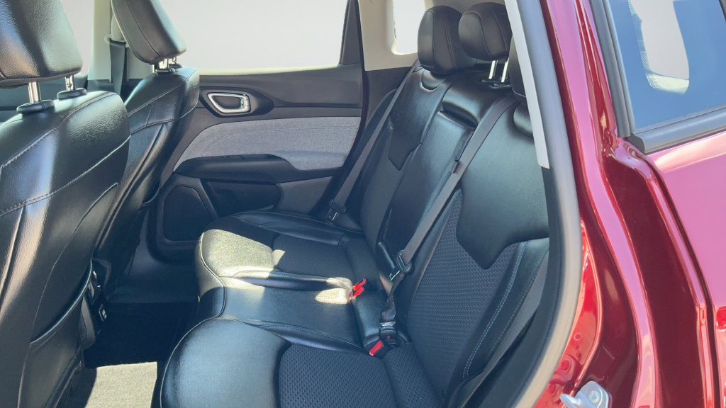Used 2022 Jeep Compass Latitude w/ Sun and Sound Group FWD image 20
