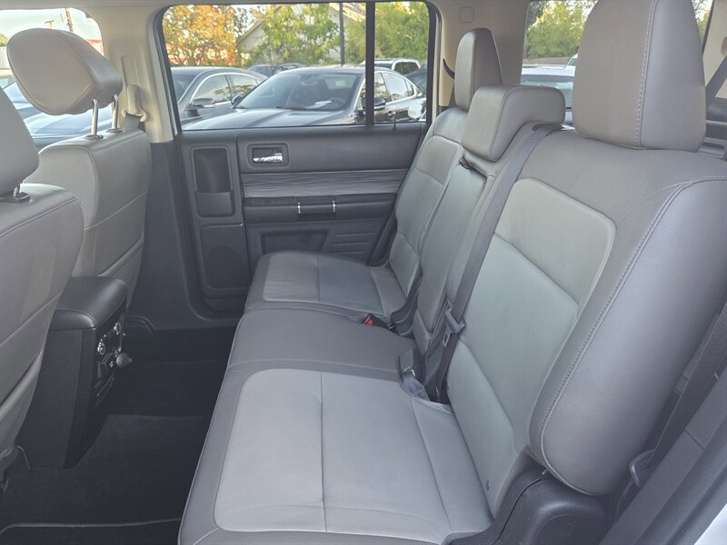 Used 2019 Ford Flex SEL w/ Equipment Group 202A FWD image 16