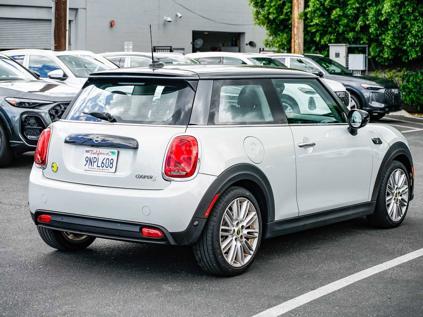 Used 2023 MINI Cooper SE image 4