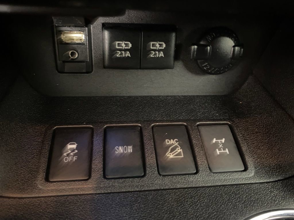 Used 2018 Toyota Highlander SE AWD/4WD image 17