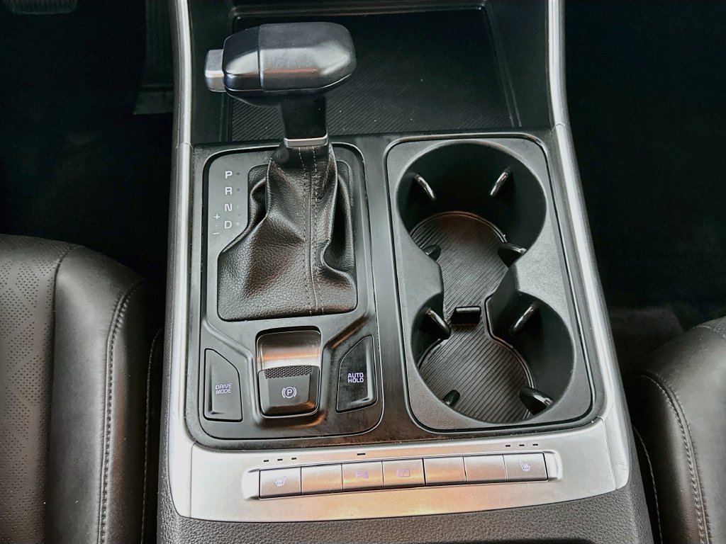Used 2025 Kia Carnival FWD image 16