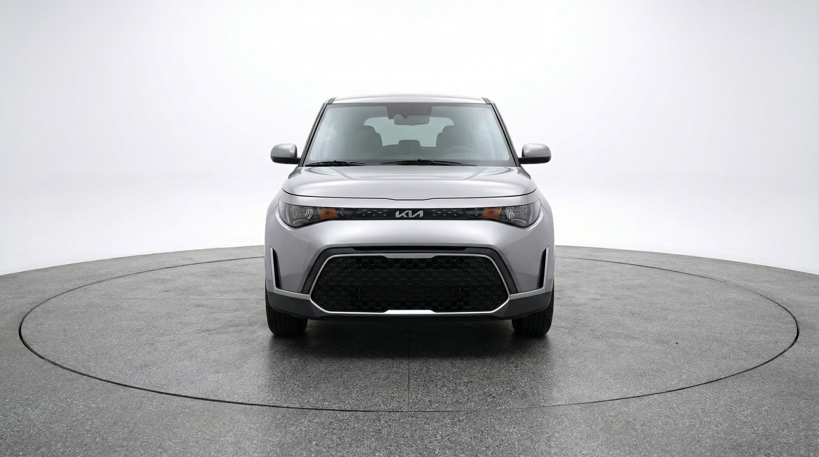Used 2025 Kia Soul LX w/ LX Technology Package FWD image 2