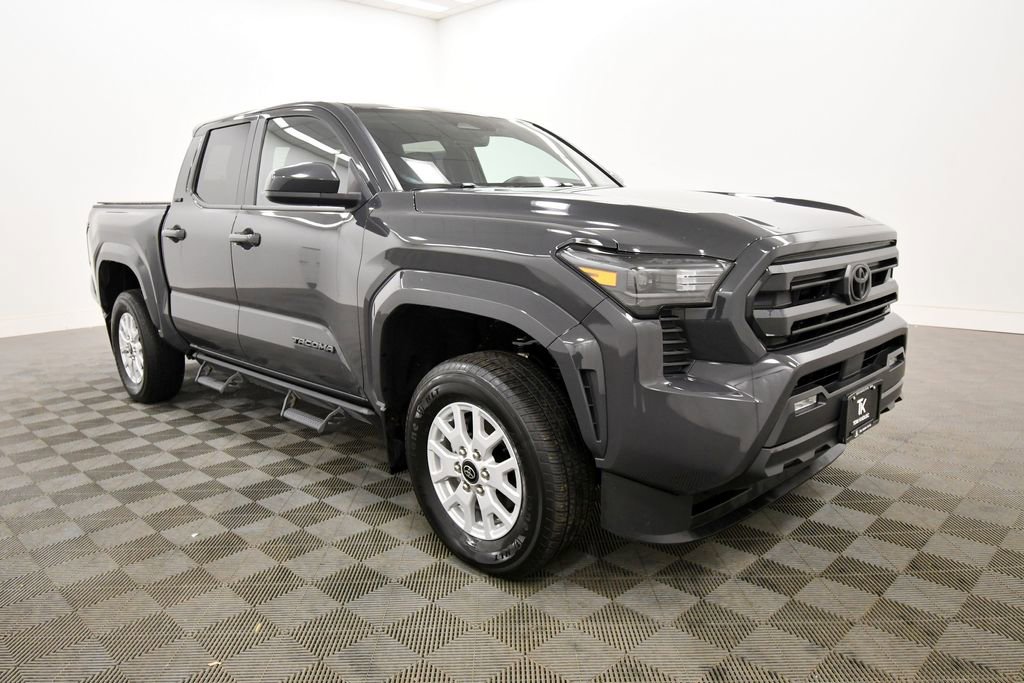 Used 2024 Toyota Tacoma SR5 AWD/4WD image 10