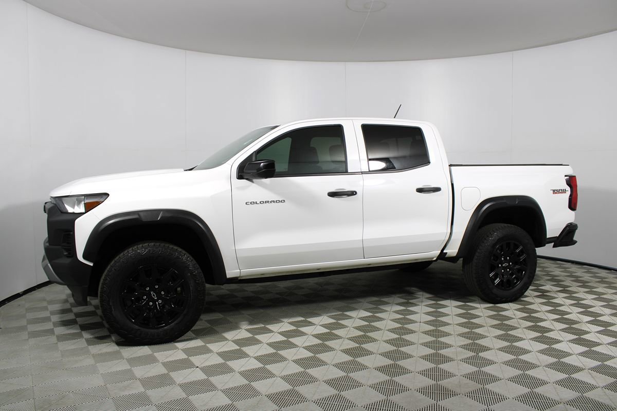 Used 2024 Chevrolet Colorado Trail Boss w/ Technology Package AWD/4WD image 37