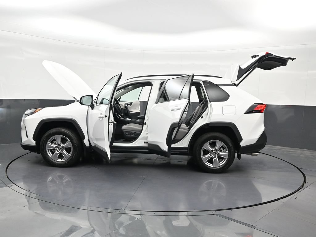 Used 2025 Toyota RAV4 XLE w/ Convenience Package FWD image 33