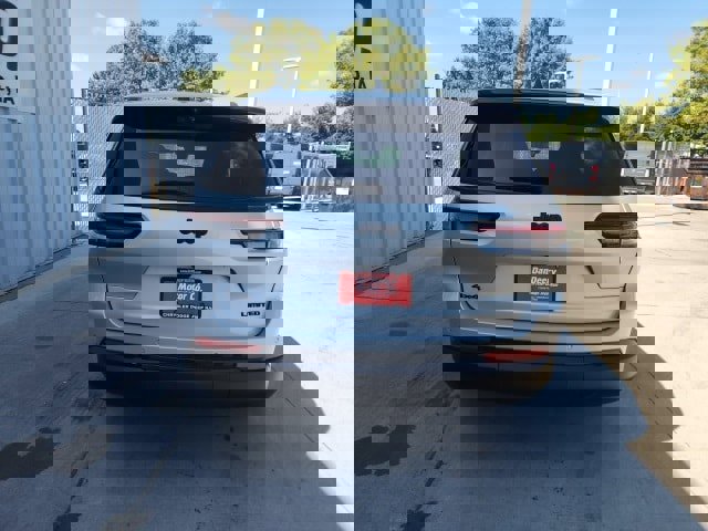 New 2025 Jeep Grand Cherokee L Limited w/ Luxury Tech Group II image 23