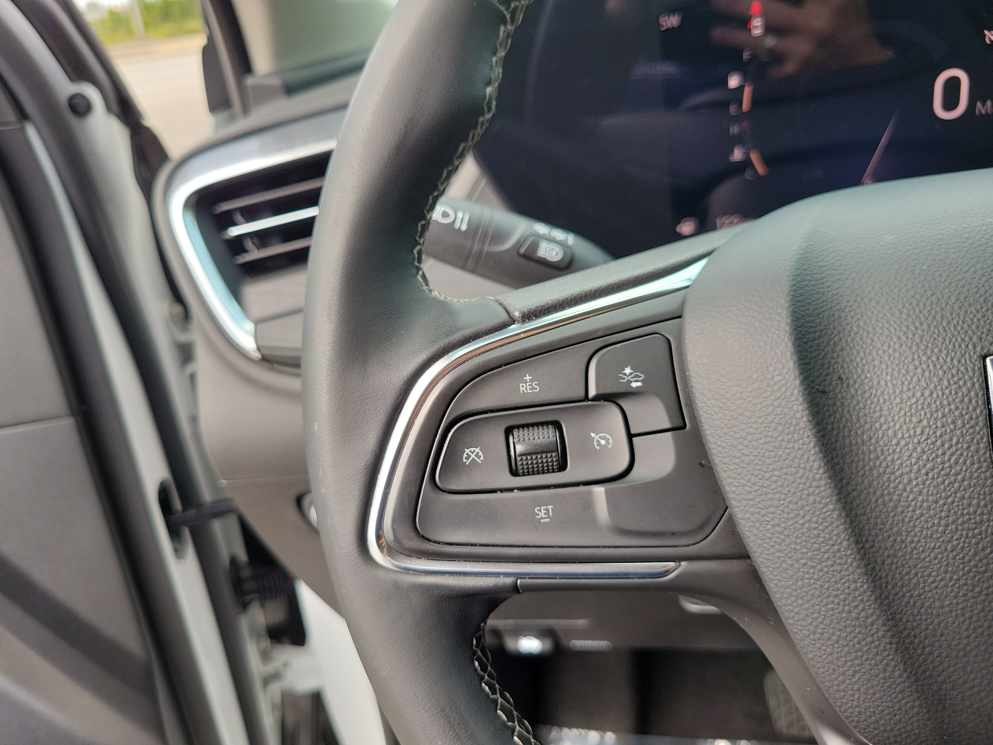Used 2024 Buick Encore GX Preferred FWD image 18