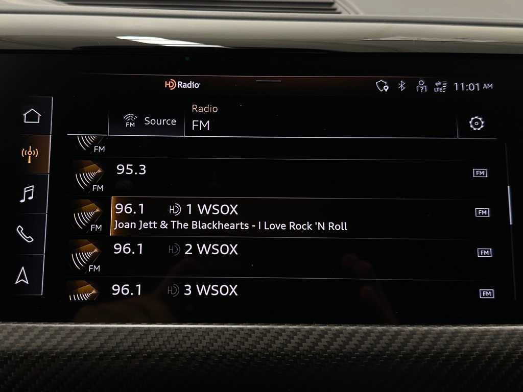 Used 2023 Audi RS e-tron GT w/ Carbon Performance Package image 32