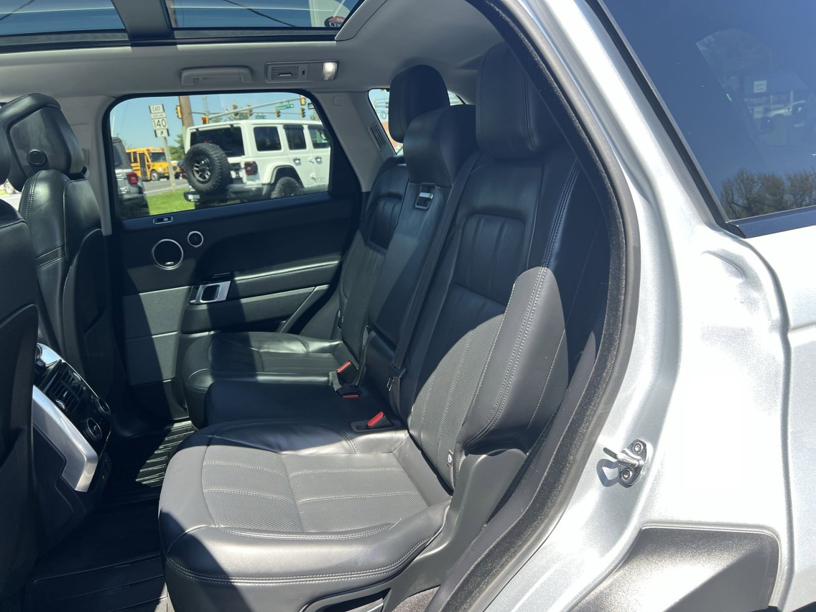 Used 2020 Land Rover Range Rover Sport HSE Dynamic image 33