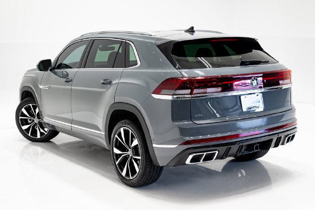 Used 2025 Volkswagen Atlas Cross Sport SEL Premium R-Line AWD/4WD image 30