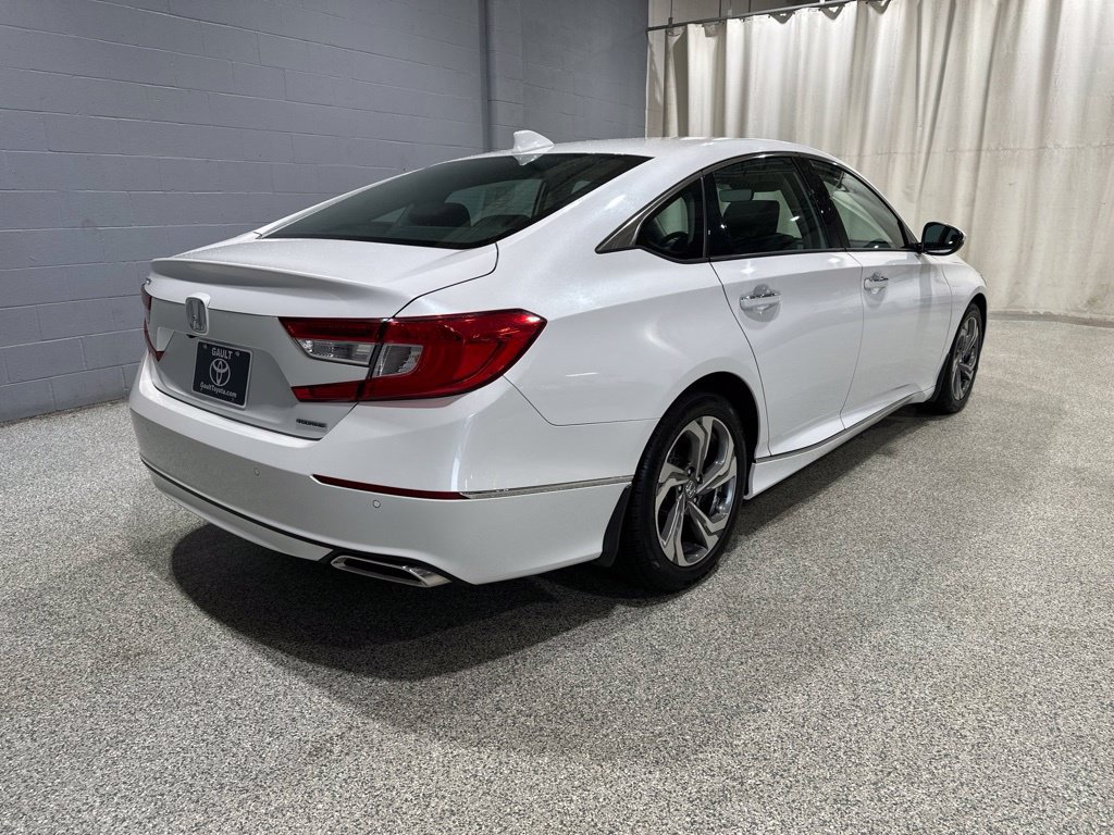 Used 2018 Honda Accord Touring image 3